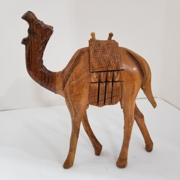 Hand carved wooden camel sculpture - Picture 3 of 9